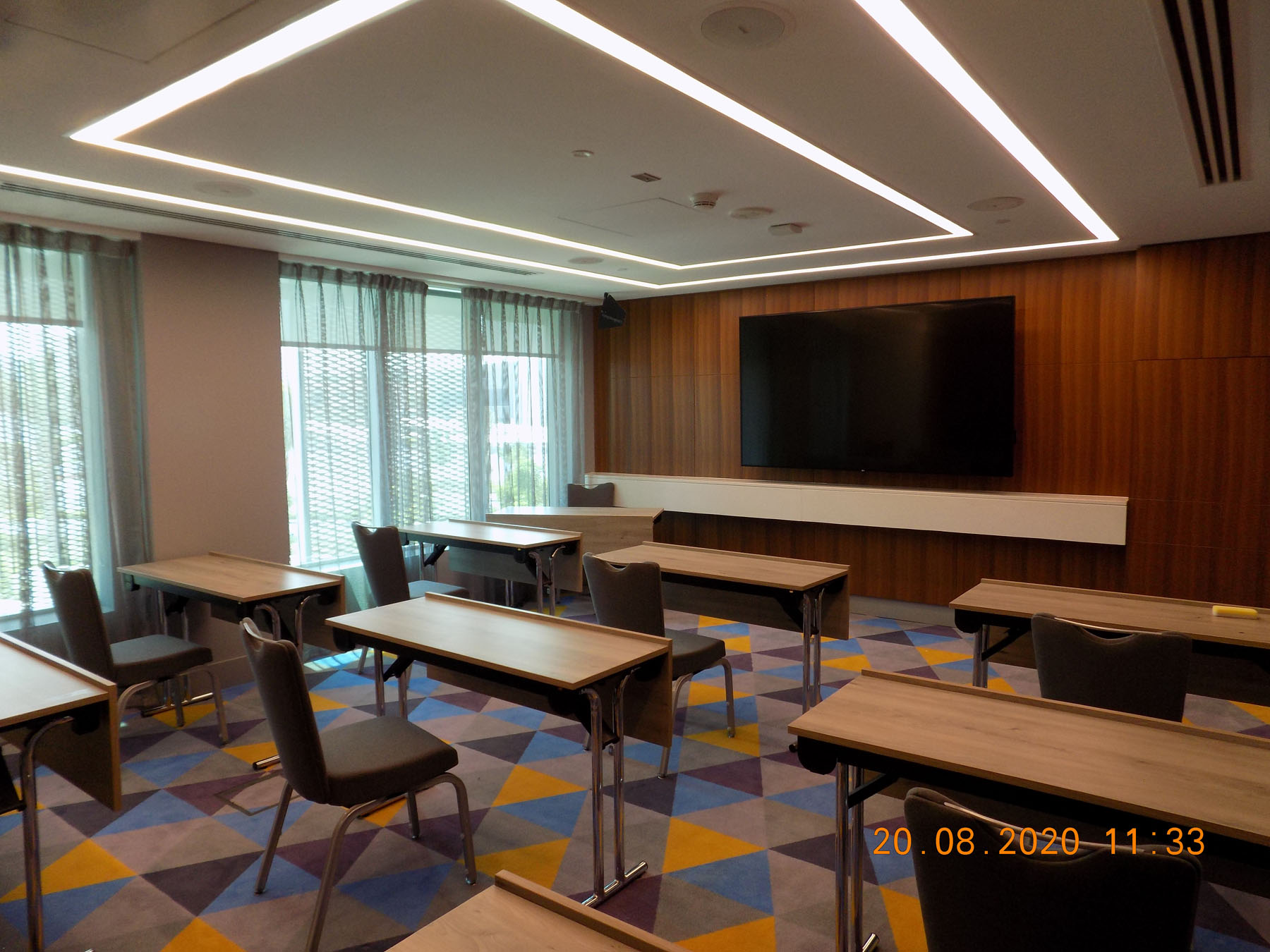 UG-MEETINGROOM1